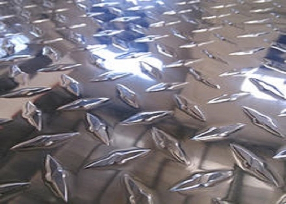 Κίνα 6061 διαιρεσμένη σε τετράγωνα εμφάνιση της Νίκαιας πιάτων T6 αλουμίνιο για το αντι πάτωμα ολισθήσεων προμηθευτής